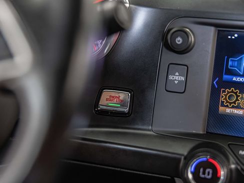Used 2019 Chevrolet Corvette Stingray Coupe w/ Carbon Flash Badge Package RWD image 25