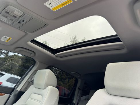 Used 2017 Honda CR-V EX image 11