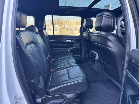 Used 2022 Jeep Wagoneer Series I w/ Premium Group I image 28