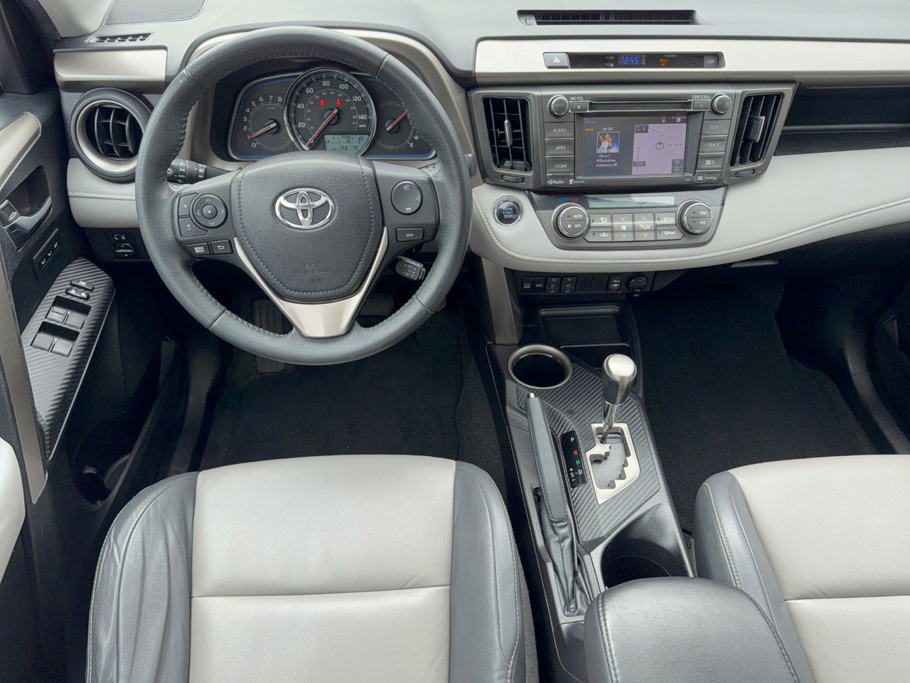 Used 2015 Toyota RAV4 Limited w/ Technology Package AWD/4WD image 17