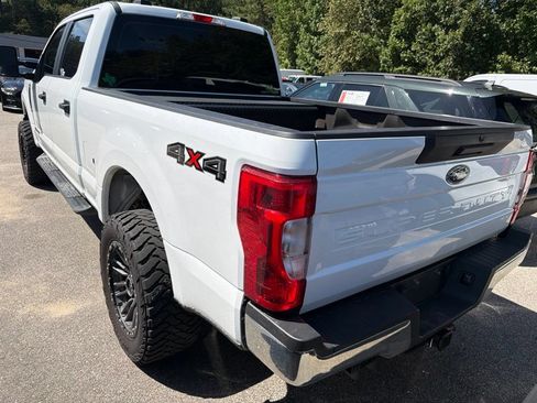 Used 2022 Ford F250 XL w/ Power Equipment Group AWD/4WD image 3
