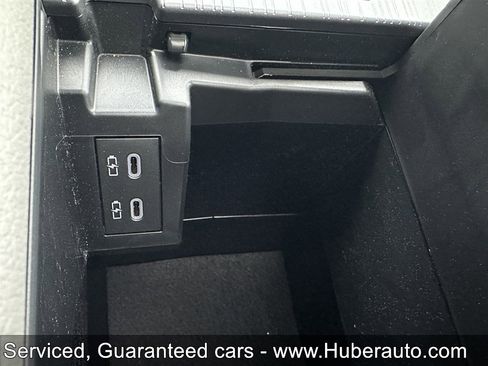 Used 2025 Toyota Sienna XLE w/ XLE Plus Package AWD/4WD image 36