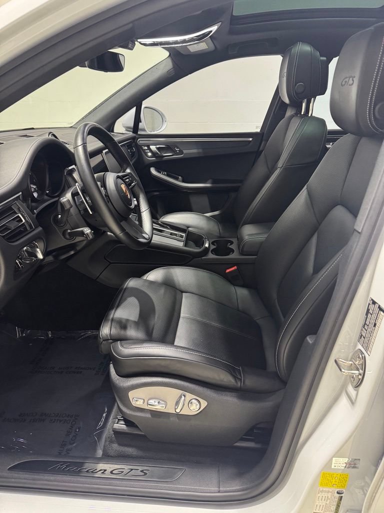 Used 2022 Porsche Macan GTS AWD/4WD image 10