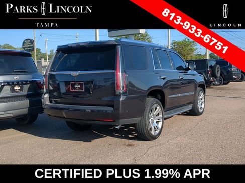 Used 2018 Cadillac Escalade Luxury AWD/4WD image 4