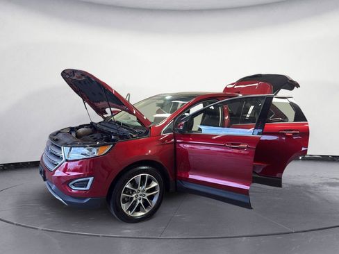 Used 2017 Ford Edge Titanium w/ Technology Package AWD/4WD image 11