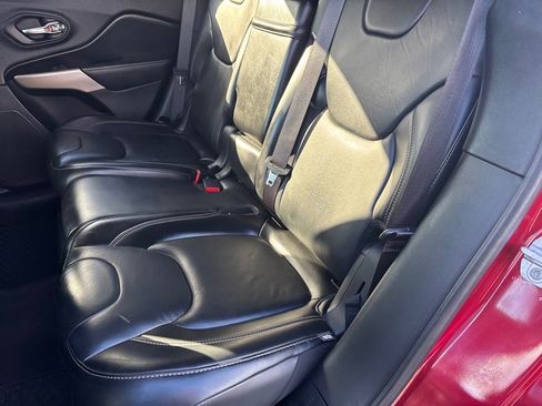 Used 2017 Jeep Cherokee Latitude w/ Comfort/Convenience Group image 14