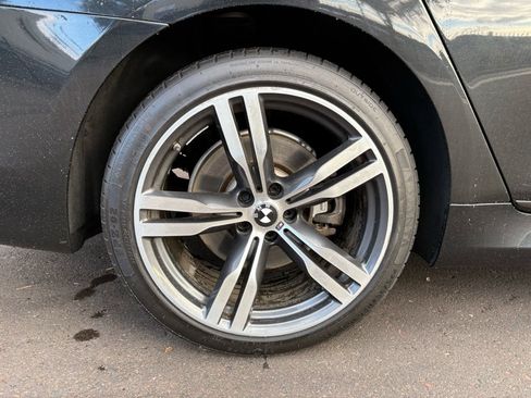 Used 2019 BMW 750i w/ Executive Package image 5