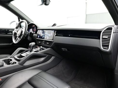 Certified 2020 Porsche Cayenne S AWD/4WD image 19