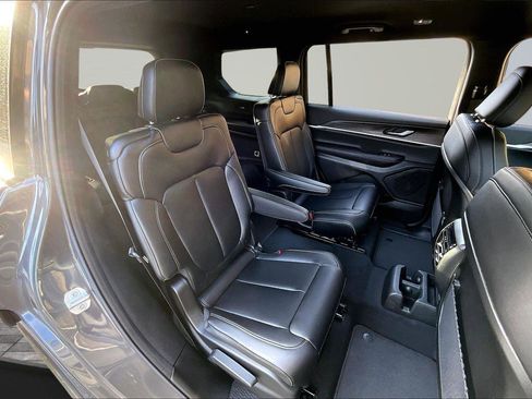 New 2025 Jeep Grand Cherokee L Limited image 10