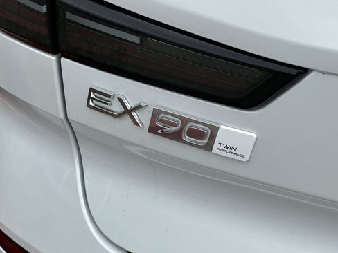 New 2025 Volvo EX90 Plus AWD/4WD image 12