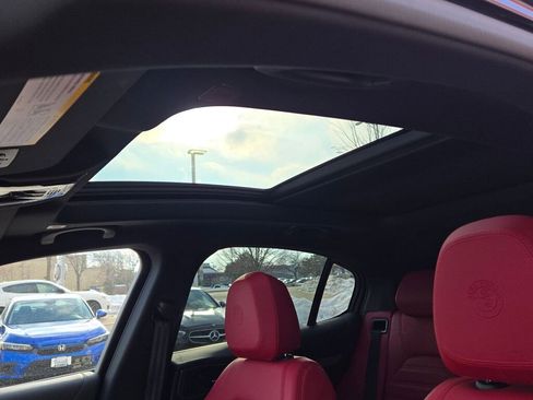 Used 2023 Alfa Romeo Stelvio Veloce image 24