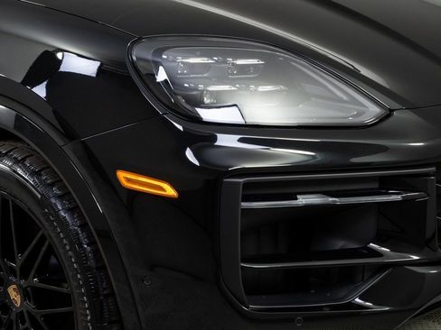 New 2026 Porsche Cayenne Base image 38