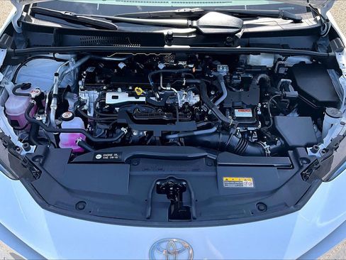 Certified 2025 Toyota Prius XLE FWD image 31
