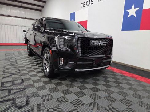 Used 2023 GMC Yukon XL Denali Ultimate AWD/4WD image 15