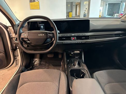 Used 2025 Kia K4 LXS image 33