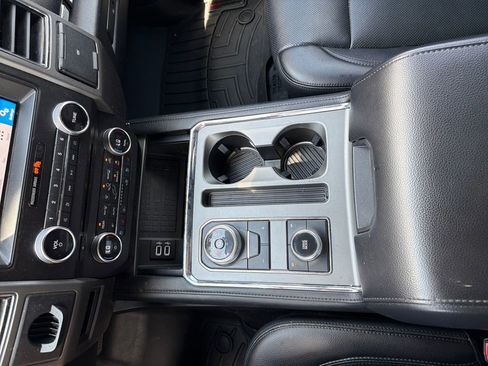 Used 2018 Ford Expedition Max XLT w/ Equipment Group 202A AWD/4WD image 31