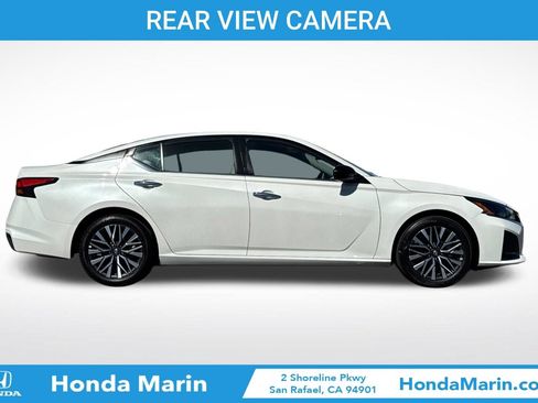 Used 2025 Nissan Altima 2.5 SV FWD image 4