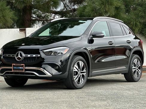 Certified 2025 Mercedes-Benz GLA 250 image 8