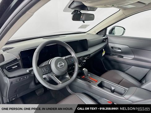New 2026 Nissan Kicks SR w/ SR Premium Package FWD image 9