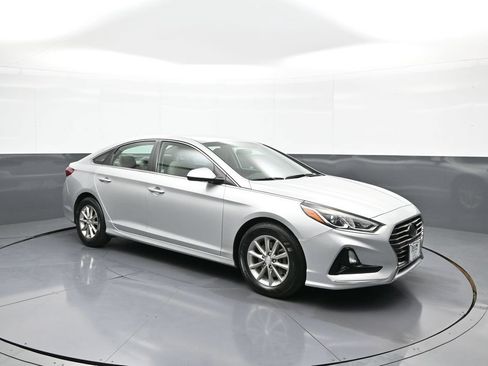 Used 2018 Hyundai Sonata SE FWD image 4