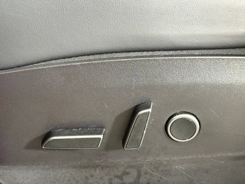 Used 2021 Tesla Model Y Long Range AWD/4WD image 19