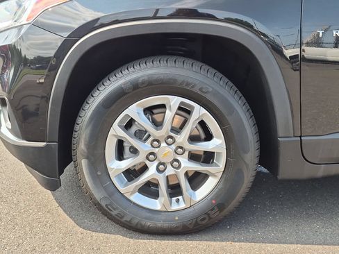 Certified 2021 Chevrolet Traverse LT FWD image 30