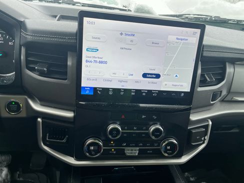 Used 2022 Ford Expedition XLT image 6