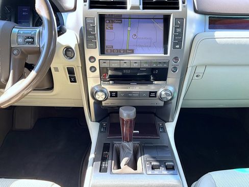 Used 2017 Lexus GX 460 Premium w/ Premium Package AWD/4WD image 14