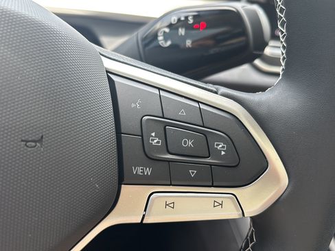 New 2026 Volkswagen Tiguan SE FWD image 23