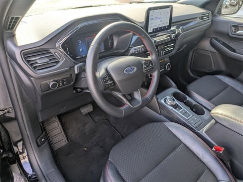Used 2025 Ford Escape ST-Line image 17