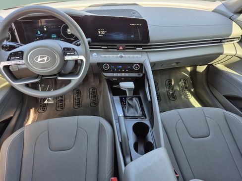 Certified 2024 Hyundai Elantra SEL FWD image 10