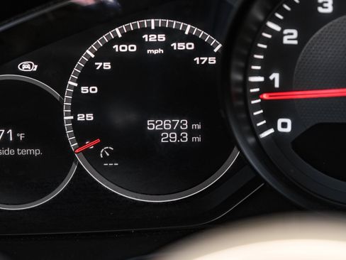 Used 2020 Porsche Cayenne image 19