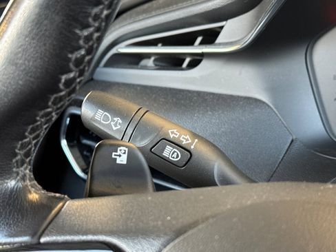 Used 2023 Chevrolet Bolt EUV LT w/ Comfort Package image 33