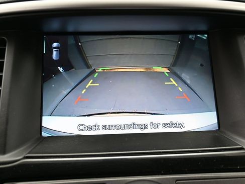 Used 2020 Nissan Pathfinder SV AWD/4WD image 19
