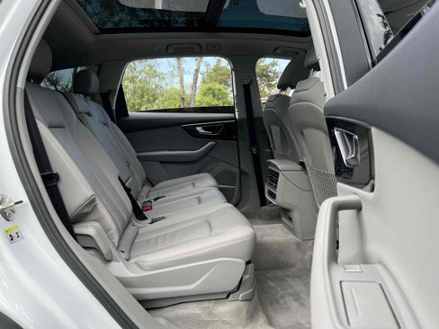 Used 2021 Audi Q7 3.0T Premium Plus w/ Premium Plus Package image 48