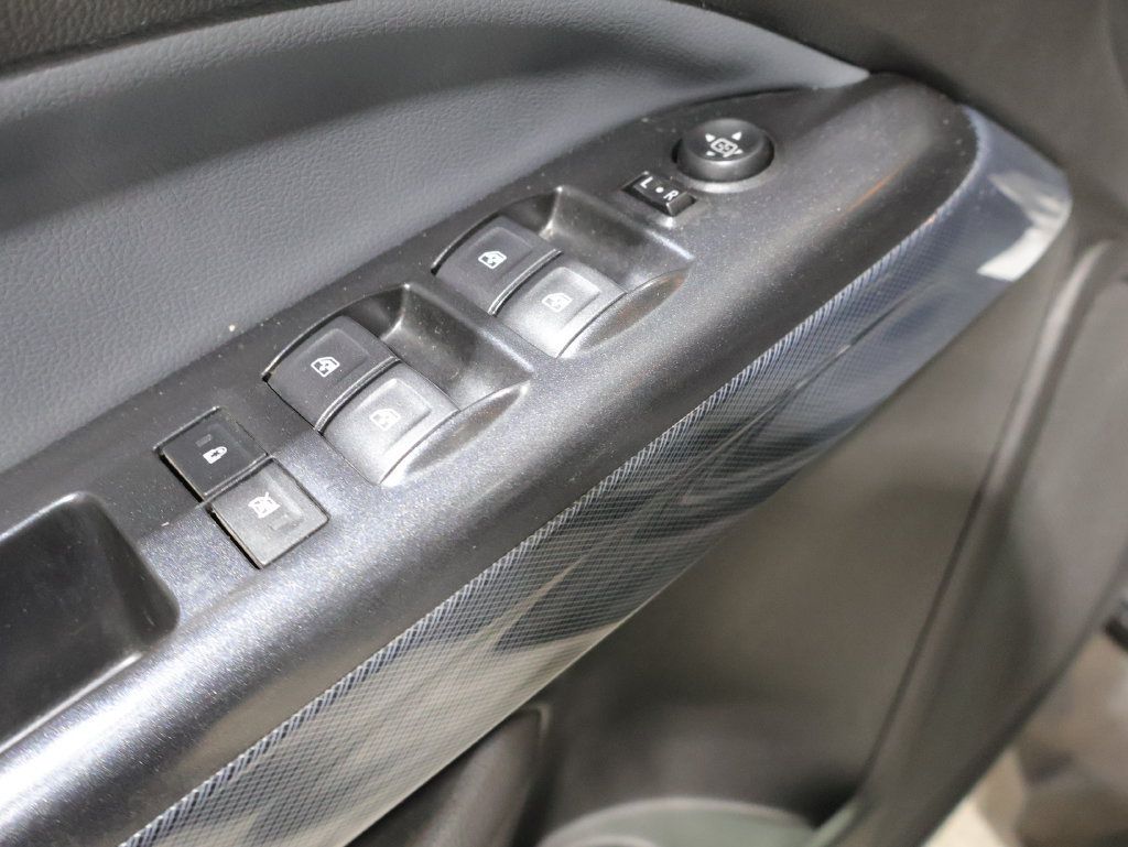 Used 2021 Chevrolet Colorado Z71 w/ Safety Package AWD/4WD image 13