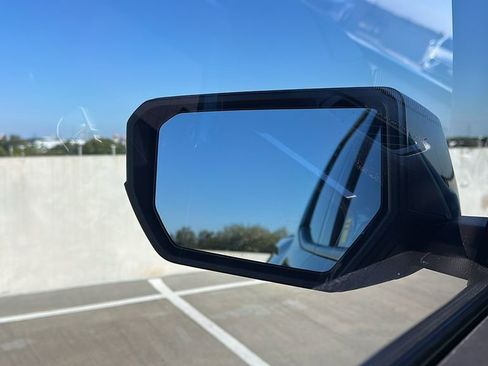 Used 2024 GMC Canyon Elevation w/ Convenience Package image 18