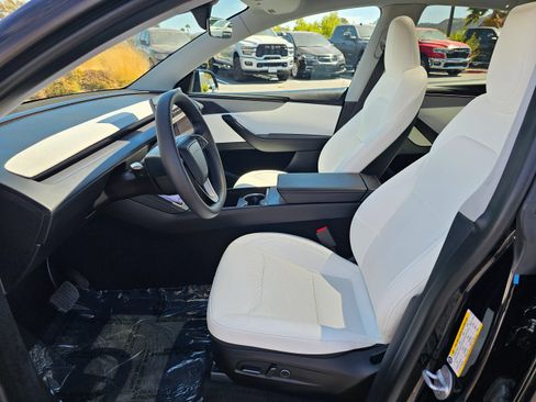 Used 2026 Tesla Model Y Long Range AWD/4WD image 16