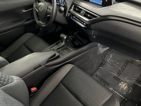 Used 2022 Lexus UX 250h image 16