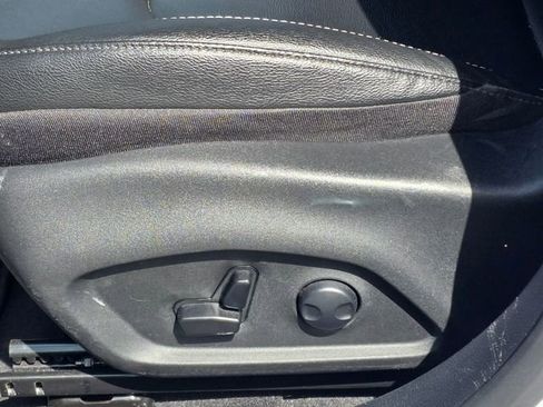 Used 2025 Jeep Compass Limited image 19