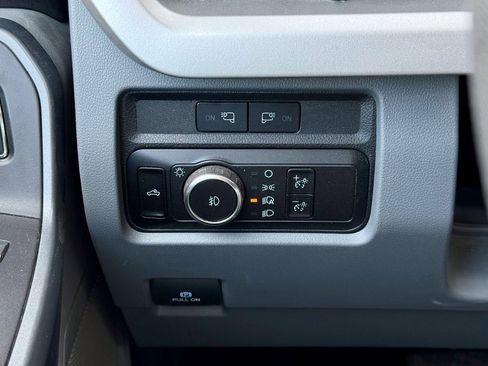Used 2023 Ford F250 XLT w/ FX4 Off-Road Package image 19