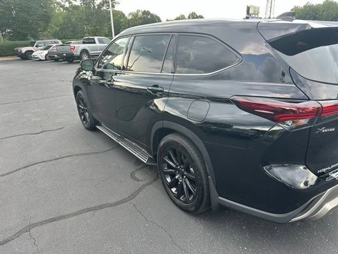 Used 2025 Toyota Highlander Platinum AWD/4WD image 9