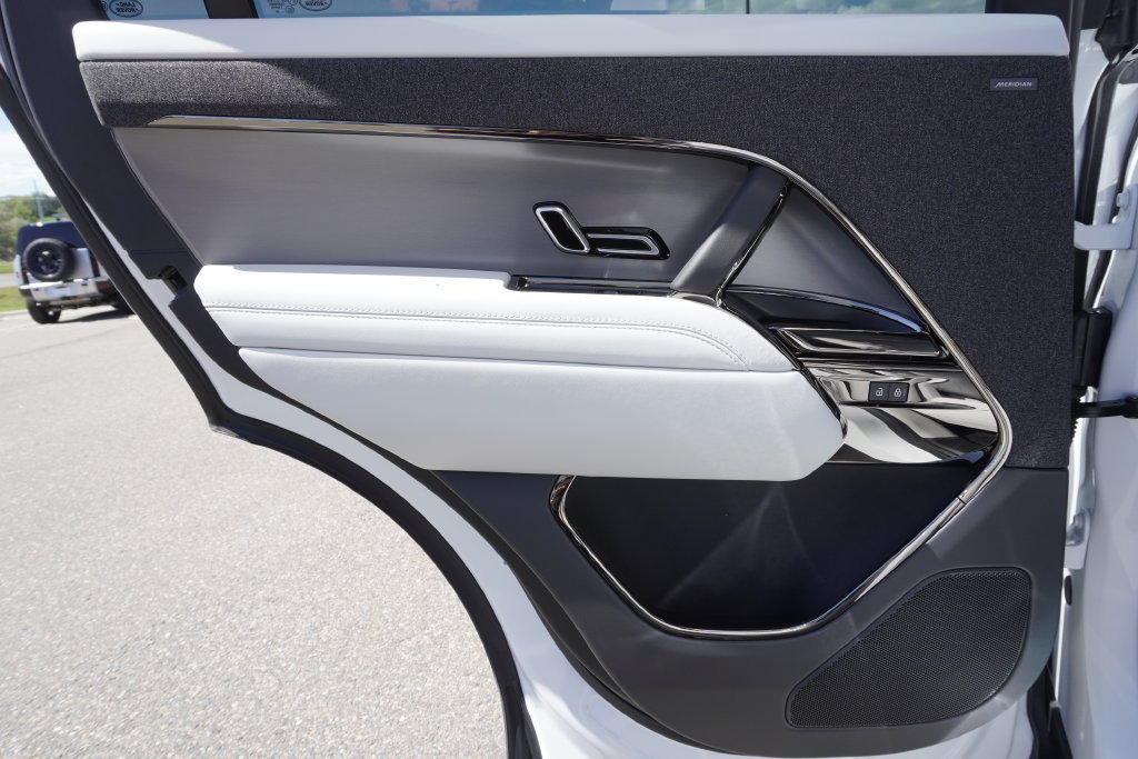 New 2026 Land Rover Range Rover Sport SE AWD/4WD image 28