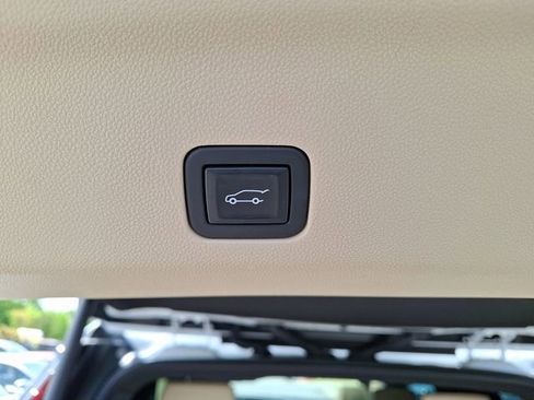 Certified 2023 Cadillac Escalade Premium Luxury image 26