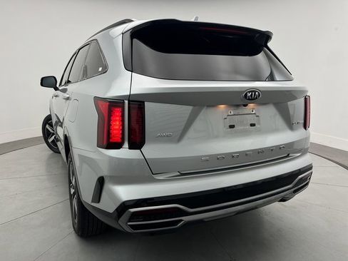 Used 2021 Kia Sorento EX w/ Panoramic Sunroof Package image 4