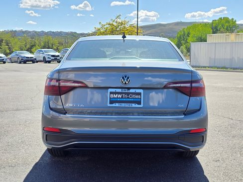 Used 2024 Volkswagen Jetta SE w/ Black Wheel Package FWD image 5