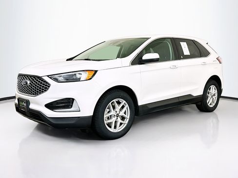 Used 2024 Ford Edge SEL image 3