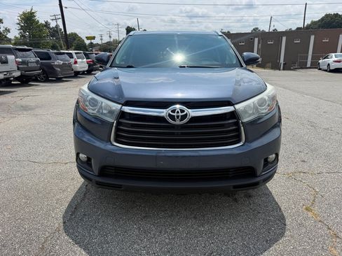 Used 2016 Toyota Highlander XLE w/ Protection Package #3 AWD/4WD image 2