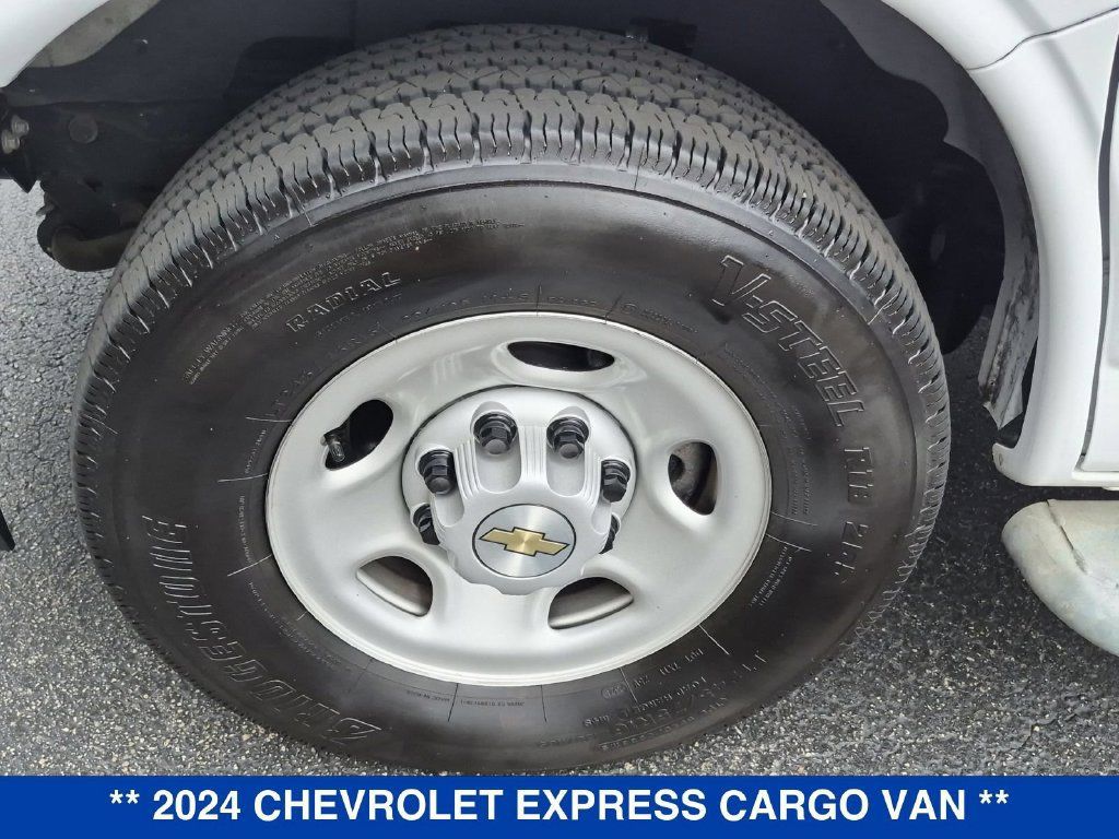 Used 2024 Chevrolet Express 2500 w/ Driver Convenience Package RWD image 9