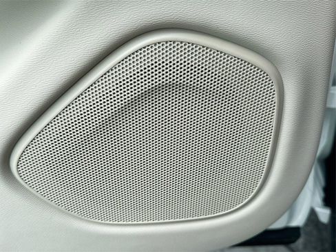 Used 2025 Volvo XC60 T8 Plus w/ Protection Package Premier image 26